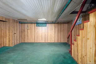 21 Cornell St, Williston Park, NY 11596 - Photo 19