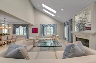 17 Evergreen Cir, Manhasset, NY 11030 - Photo 5