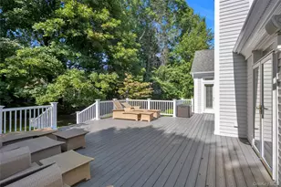 17 Evergreen Cir, Manhasset, NY 11030 - Photo 21