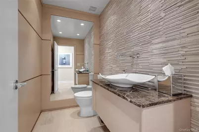 17 Evergreen Circle, Manhasset, NY 11030 - Photo 17