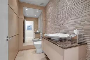 17 Evergreen Cir, Manhasset, NY 11030 - Photo 17