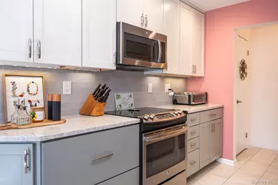 4 Foxwood Drive #5, Pleasantville, NY 10570 - Photo 5