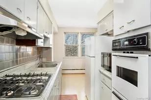 60-56 75th St, Middle Village, NY 11379 - Photo 17