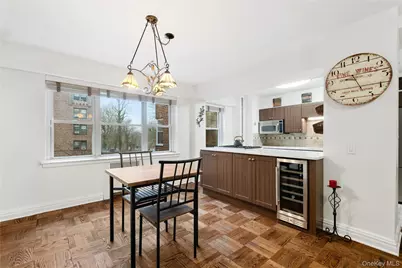 235 Garth Road #E2A, Scarsdale, NY 10583 - Photo 7