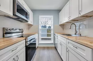 65 Federal Ln, Coram, NY 11727 - Photo 15