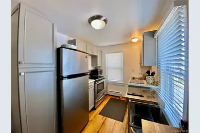 880 Wiggins Street, Greenport, NY 11944 - Photo 5