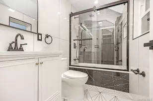 145-19 Guy R Brewer Blvd, Springfield Gardens, NY 11434 - Photo 25