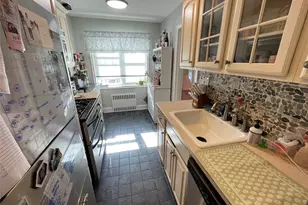 43 N Forest Ave, Rockville Centre, NY 11570 - Photo 9