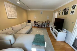 43 N Forest Ave, Rockville Centre, NY 11570 - Photo 19