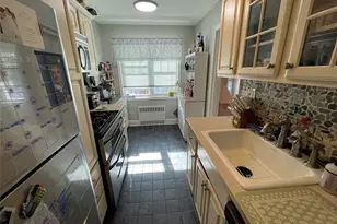 43 N Forest Ave, Rockville Centre, NY 11570 - Photo 15