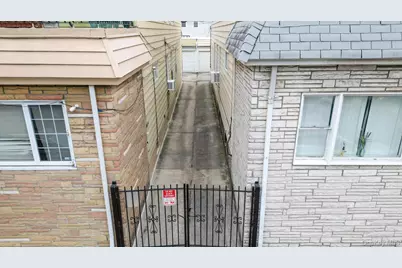 7839 82nd Street, Glendale, NY 11385 - Photo 3