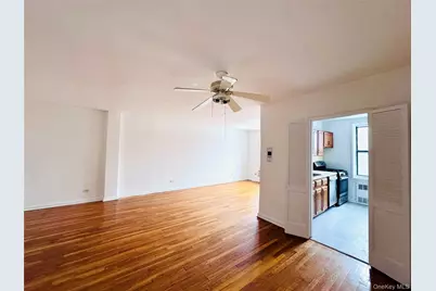 141-05 Pershing Crescent #202, Briarwood, NY 11432 - Photo 11