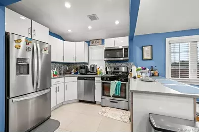 229-24 Edgewood Avenue, Springfield Gardens, NY 11413 - Photo 11