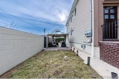 229-24 Edgewood Avenue, Springfield Gardens, NY 11413 - Photo 27