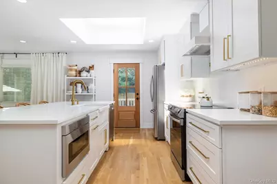 2 Meadowlark Lane, Huntington, NY 11743 - Photo 11