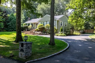 2 Meadowlark Ln, Huntington, NY 11743 - Photo 3