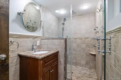 2 Meadowlark Lane, Huntington, NY 11743 - Photo 23