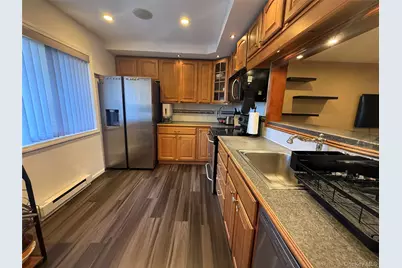 1604 Chelsea Cove S, Hopewell Junction, NY 12533 - Photo 3