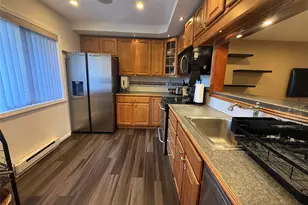 1604 Chelsea Cove S, Hopewell Junction, NY 12533 - Photo 3