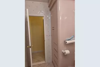 250 Central Avenue #E218, Lawrence, NY 11559 - Photo 15