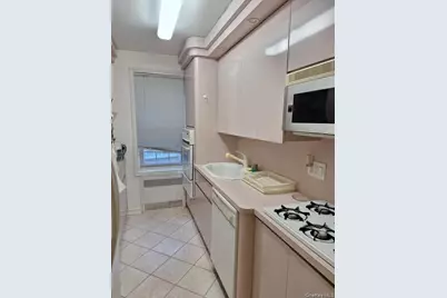 250 Central Avenue #E218, Lawrence, NY 11559 - Photo 11