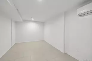 147-34 224th St, Jamaica, NY 11413 - Photo 21