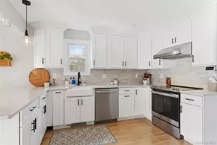 115 Academy St, Bayport, NY 11705 - Photo 9