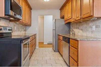 3 Germonds Village #2, Bardonia, NY 10954 - Photo 1