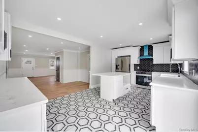 74 Lincoln Avenue, Islip Terrace, NY 11752 - Photo 13