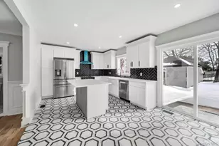 74 Lincoln Ave, Islip Terrace, NY 11752 - Photo 11