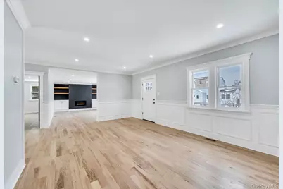 74 Lincoln Avenue, Islip Terrace, NY 11752 - Photo 7