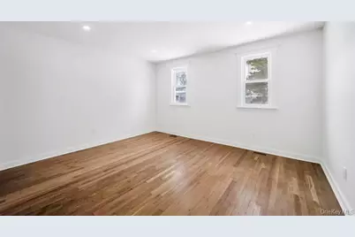 74 Lincoln Avenue, Islip Terrace, NY 11752 - Photo 15