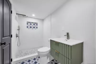 74 Lincoln Avenue, Islip Terrace, NY 11752 - Photo 31