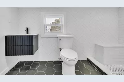 74 Lincoln Avenue, Islip Terrace, NY 11752 - Photo 25