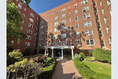 63-61 Yellowstone Boulevard #3E, Forest Hills, NY 11375 - Photo 1