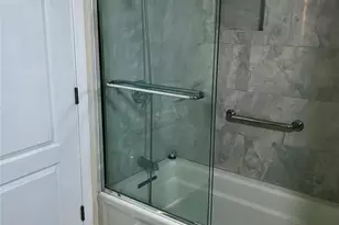 409 W 261st St, Bronx, NY 10471 - Photo 11