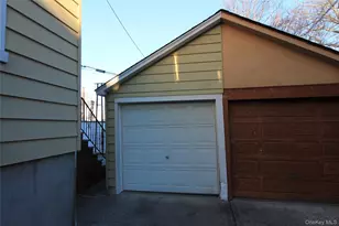 69-23 64th Pl, Glendale, NY 11385 - Photo 15