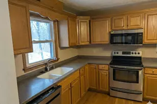 7 Brookland Farm Rd, Poughkeepsie, NY 12601 - Photo 3