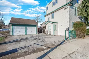 618 Jennings Ave, West Hempstead, NY 11552 - Photo 3