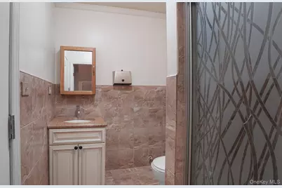 2546 Wilson Avenue, Bronx, NY 10469 - Photo 9