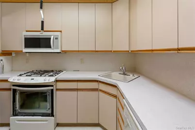 1340 Stadium Avenue, Bronx, NY 10465 - Photo 17