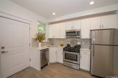 14 Northridge Street #14, Huntington Station, NY 11746 - Photo 3