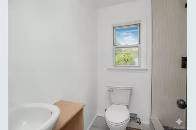 25 Linn ( Aka 183 Putnam Avenue) Place, Yonkers, NY 10705 - Photo 7