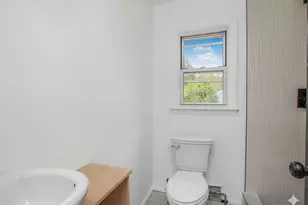 25 Linn ( Aka 183 Putnam Avenue) Pl, Yonkers, NY 10705 - Photo 7