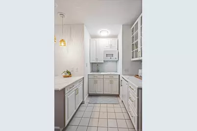 36 Hamilton Place #3-J, Garden City, NY 11530 - Photo 5