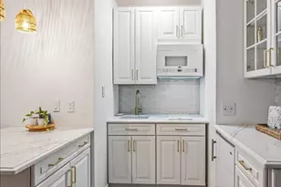 36 Hamilton Pl, Garden City, NY 11530 - Photo 5