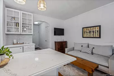 36 Hamilton Place #3-J, Garden City, NY 11530 - Photo 7