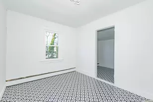 160 Austin St, Lindenhurst, NY 11757 - Photo 3