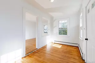 160 Austin St, Lindenhurst, NY 11757 - Photo 15