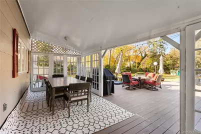 18 Floral Avenue, Huntington, NY 11743 - Photo 23